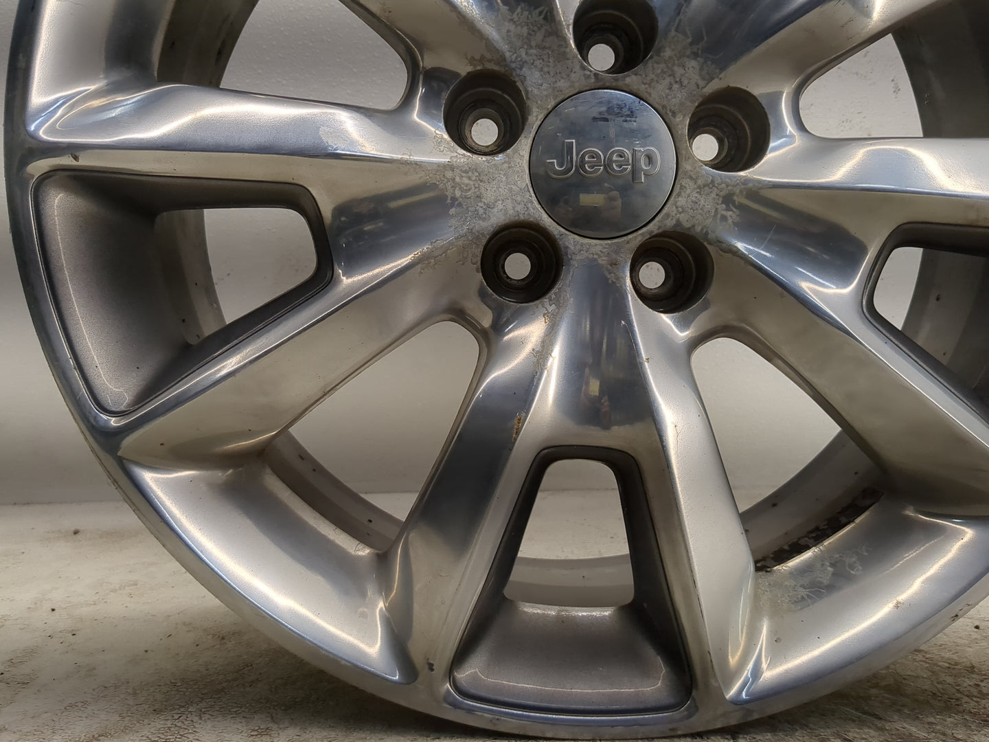 2014-2018 Jeep Cherokee Oem Wheel Rim - Oemusedautoparts1.com