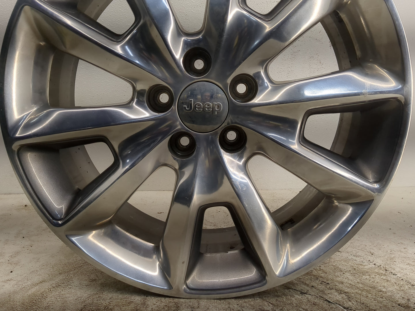 2014-2018 Jeep Cherokee Oem Wheel Rim - Oemusedautoparts1.com