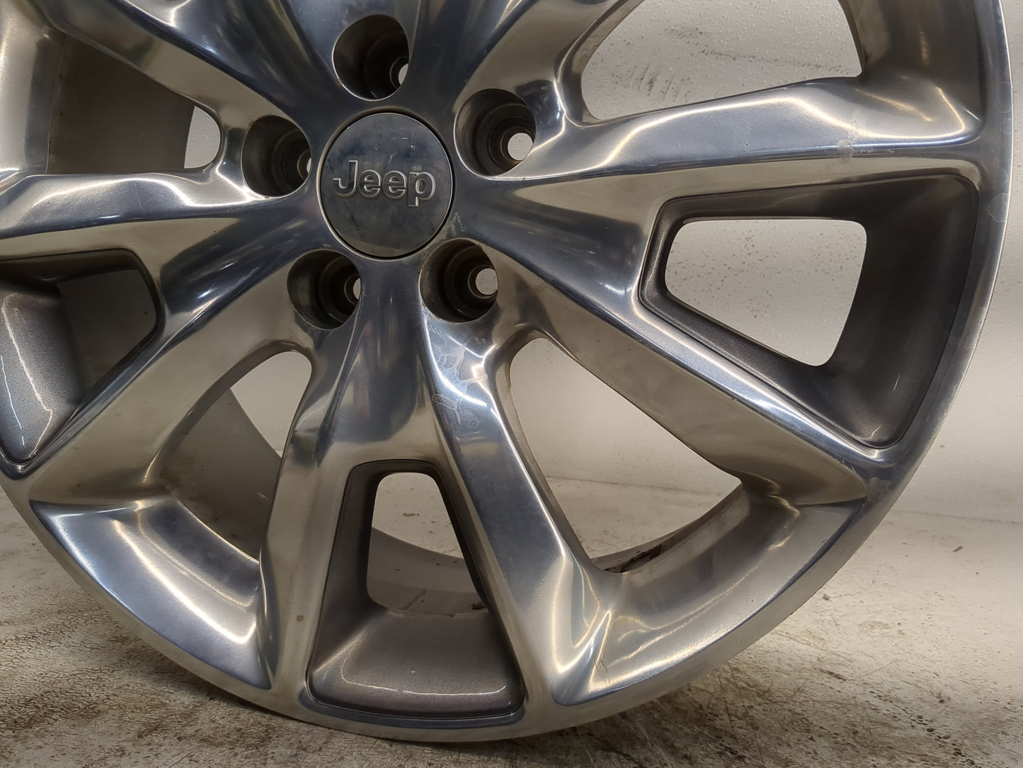 2014-2018 Jeep Cherokee Oem Wheel Rim - Oemusedautoparts1.com