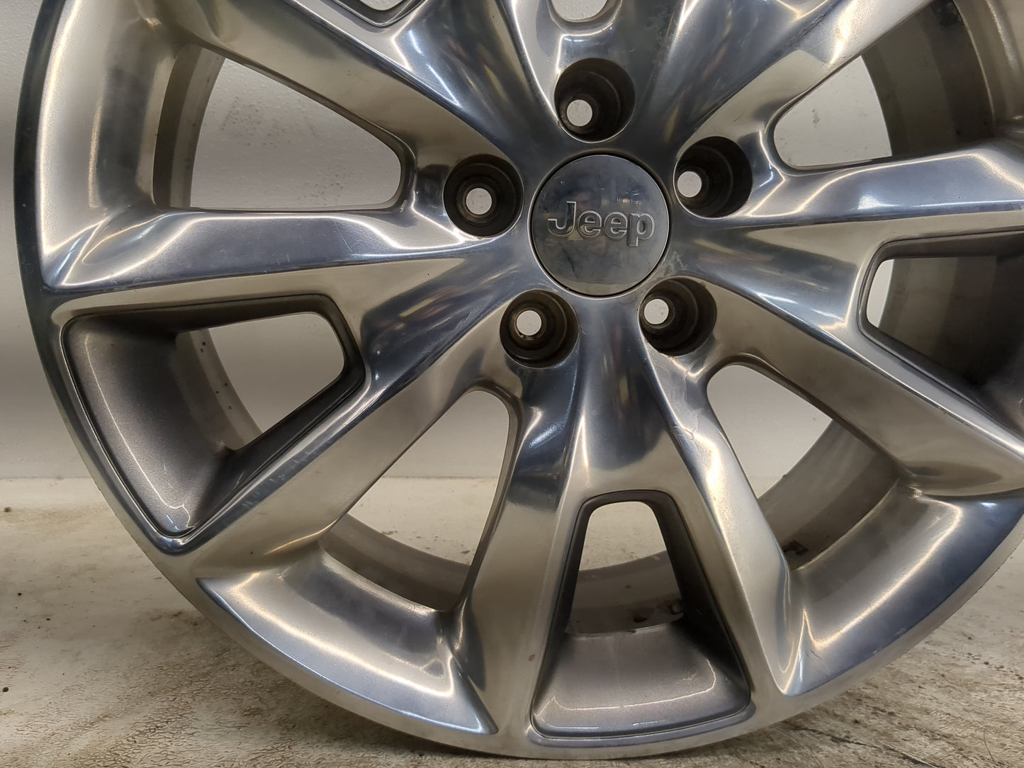 2014-2018 Jeep Cherokee Oem Wheel Rim - Oemusedautoparts1.com
