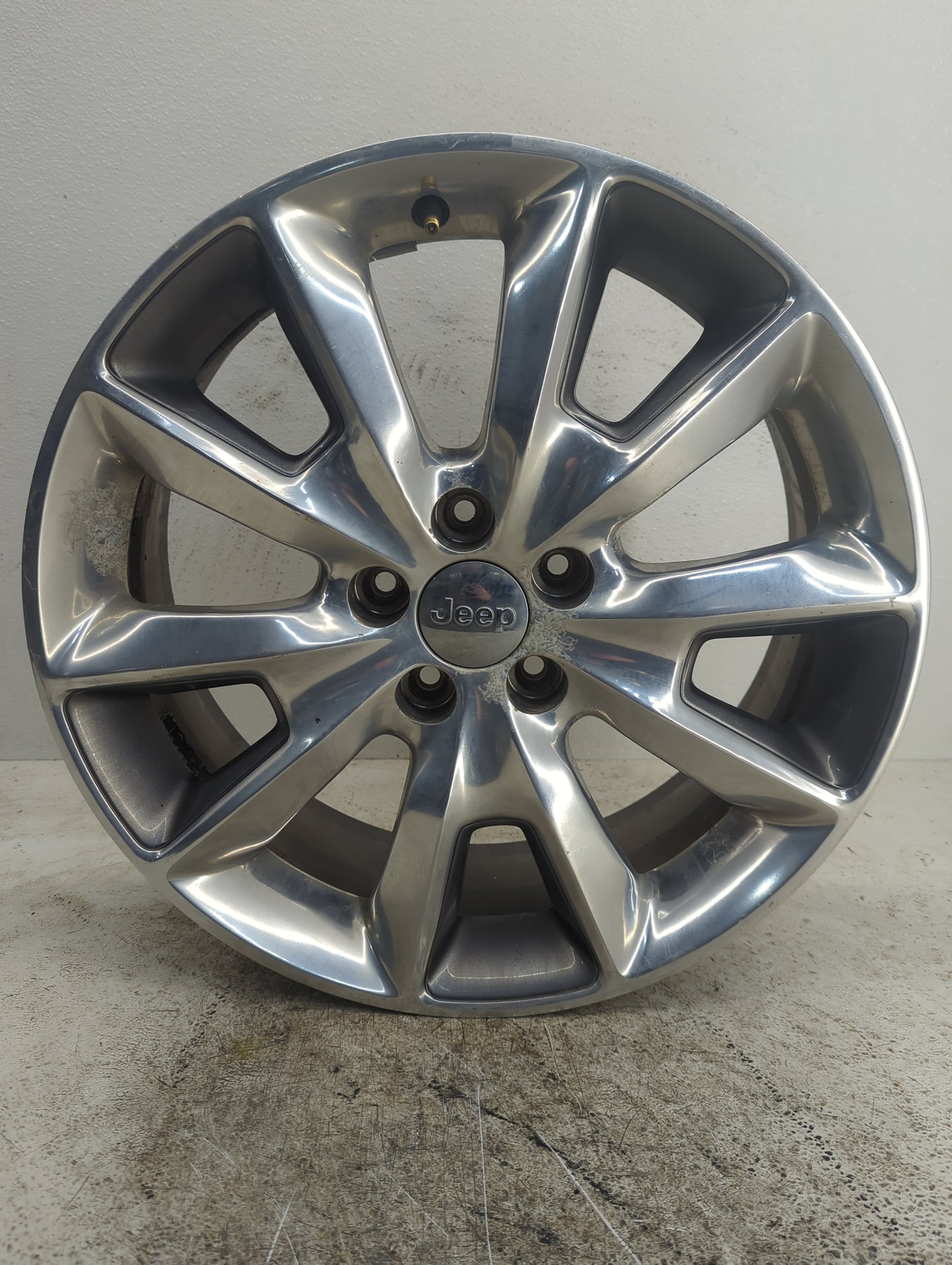 2014-2018 Jeep Cherokee Oem Wheel Rim - Oemusedautoparts1.com