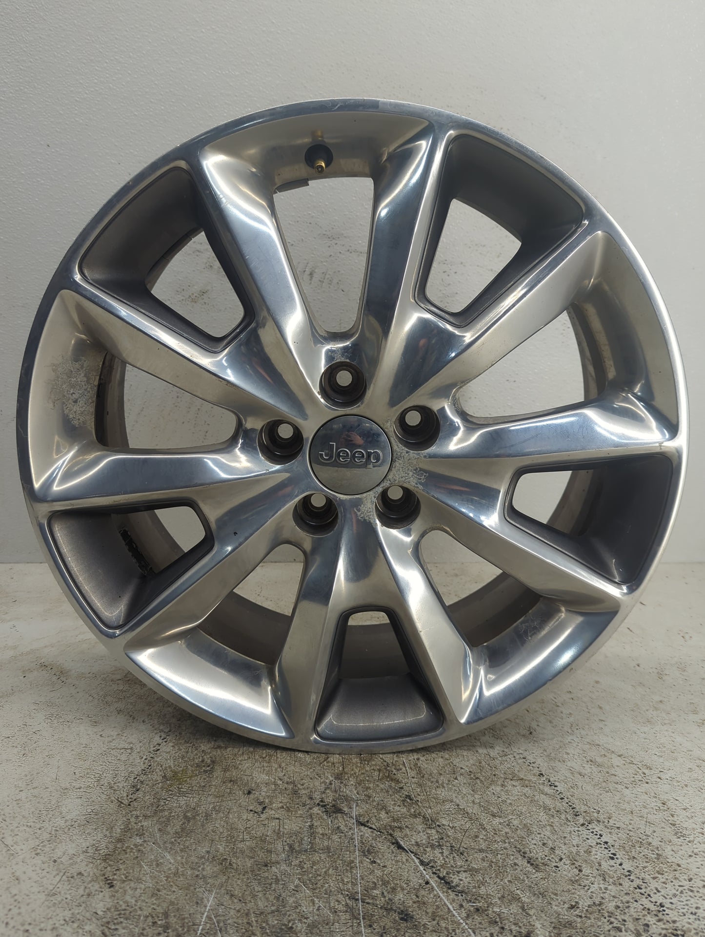 2014-2018 Jeep Cherokee Oem Wheel Rim - Oemusedautoparts1.com