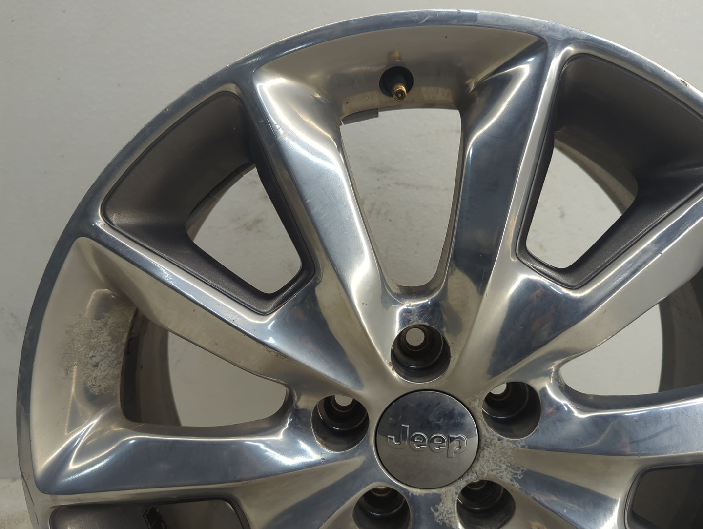 2014-2018 Jeep Cherokee Oem Wheel Rim - Oemusedautoparts1.com