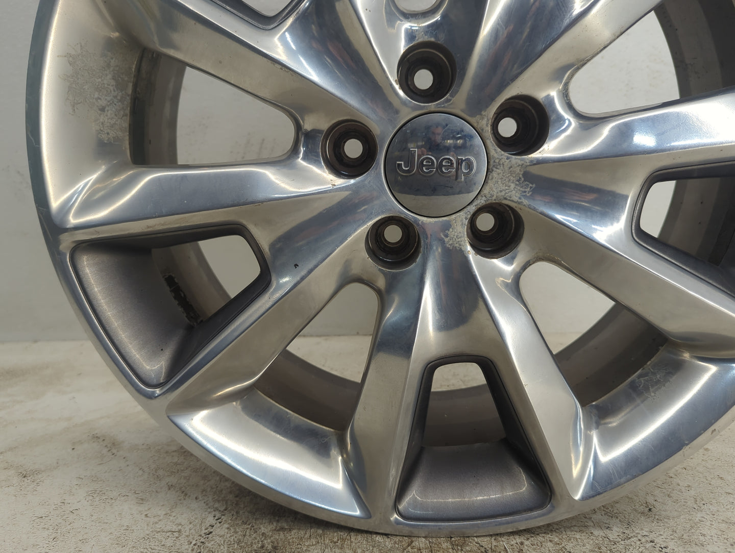 2014-2018 Jeep Cherokee Oem Wheel Rim - Oemusedautoparts1.com