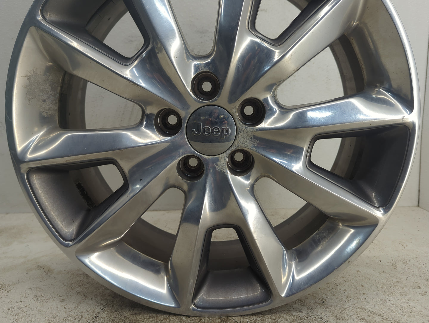 2014-2018 Jeep Cherokee Oem Wheel Rim - Oemusedautoparts1.com