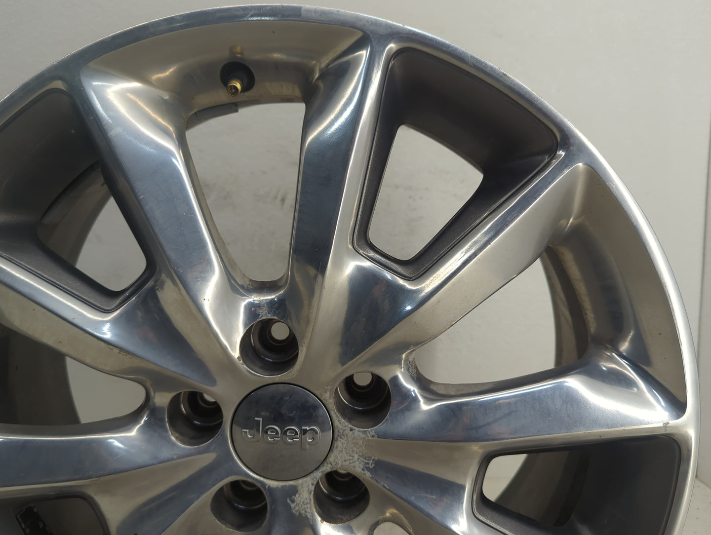 2014-2018 Jeep Cherokee Oem Wheel Rim - Oemusedautoparts1.com