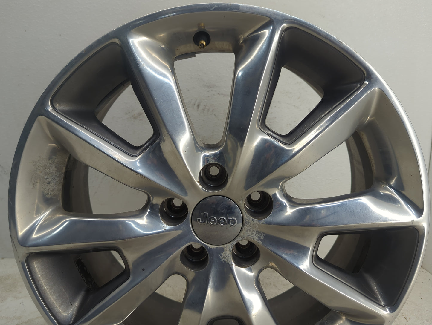 2014-2018 Jeep Cherokee Oem Wheel Rim - Oemusedautoparts1.com
