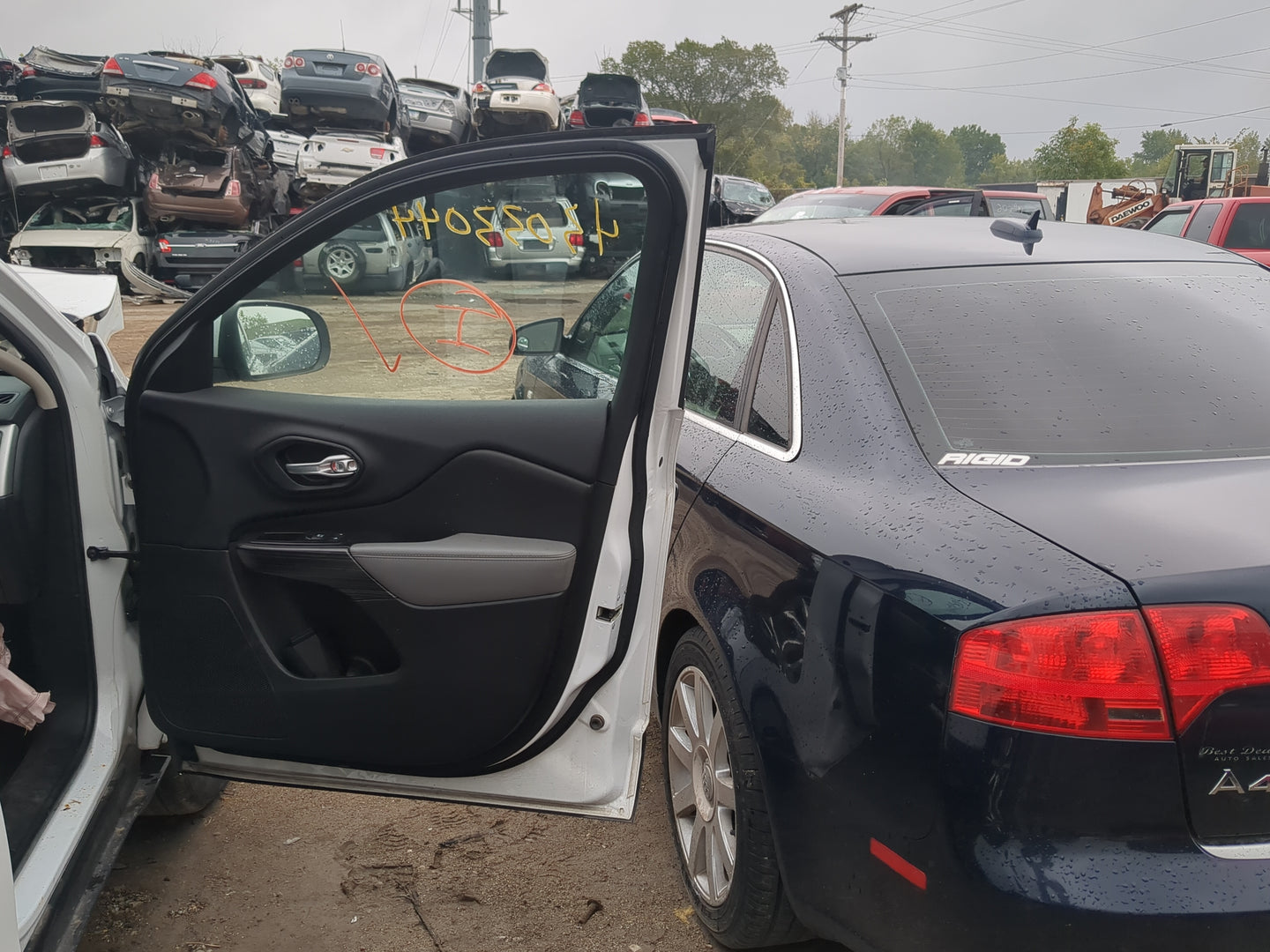 2014-2018 Jeep Cherokee Passenger Front Door Oem 1171886 - Oemusedautoparts1.com