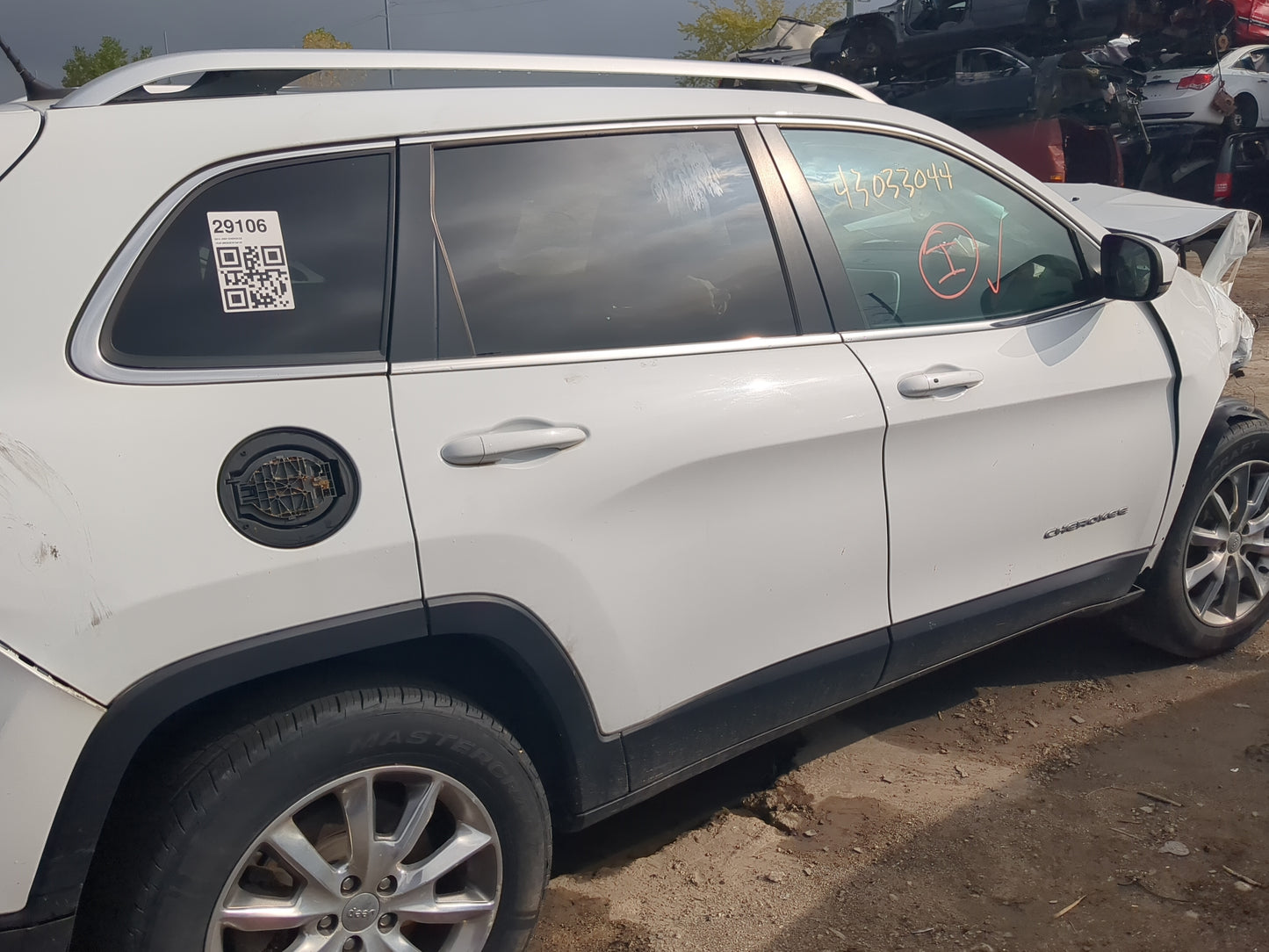 2014-2022 Jeep Cherokee Passenger Rear Door Oem - Oemusedautoparts1.com