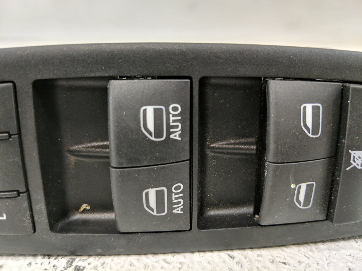 2014 Jeep Cherokee Master Power Window Switch Replacement Driver Side Left P/N:68141894AA Fits OEM Used Auto Parts - Oemused