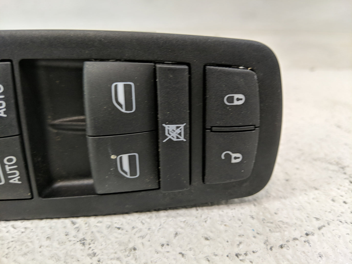 2014 Jeep Cherokee Master Power Window Switch Replacement Driver Side Left P/N:68141894AA Fits OEM Used Auto Parts - Oemused