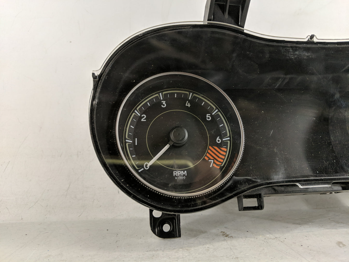 2014 Jeep Cherokee Instrument Cluster Speedometer Gauges P/N:P56054652AD P56054651AG Fits OEM Used Auto Parts - Oemusedautop