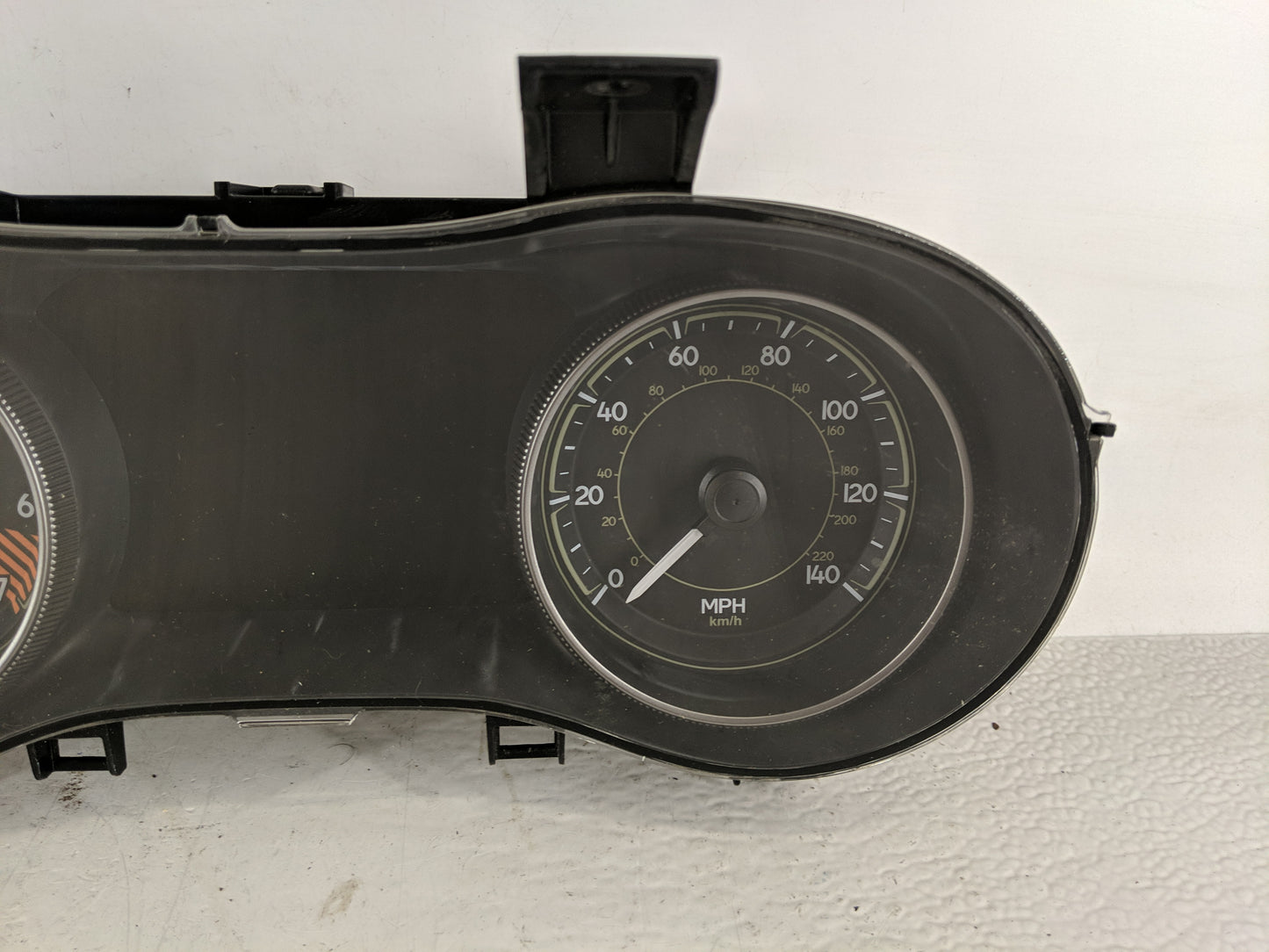 2014 Jeep Cherokee Instrument Cluster Speedometer Gauges P/N:P56054652AD P56054651AG Fits OEM Used Auto Parts - Oemusedautop