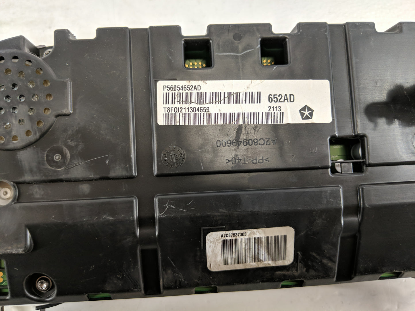 2014 Jeep Cherokee Instrument Cluster Speedometer Gauges P/N:P56054652AD P56054651AG Fits OEM Used Auto Parts - Oemusedautop