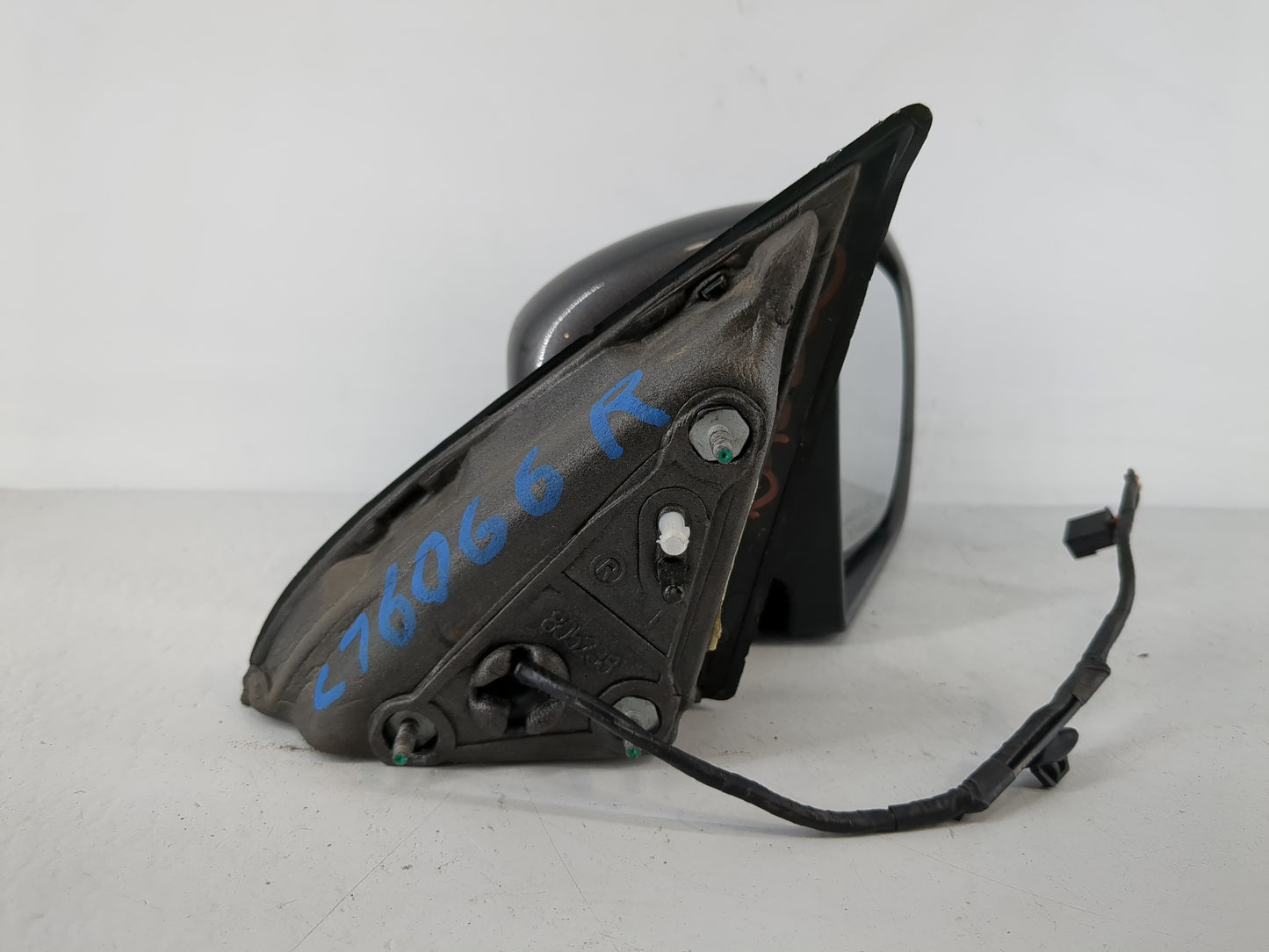 2014-2021 Jeep Cherokee Passenger Side View Mirror - Right Door Mirror OEM Used - Oemusedautoparts1.com
