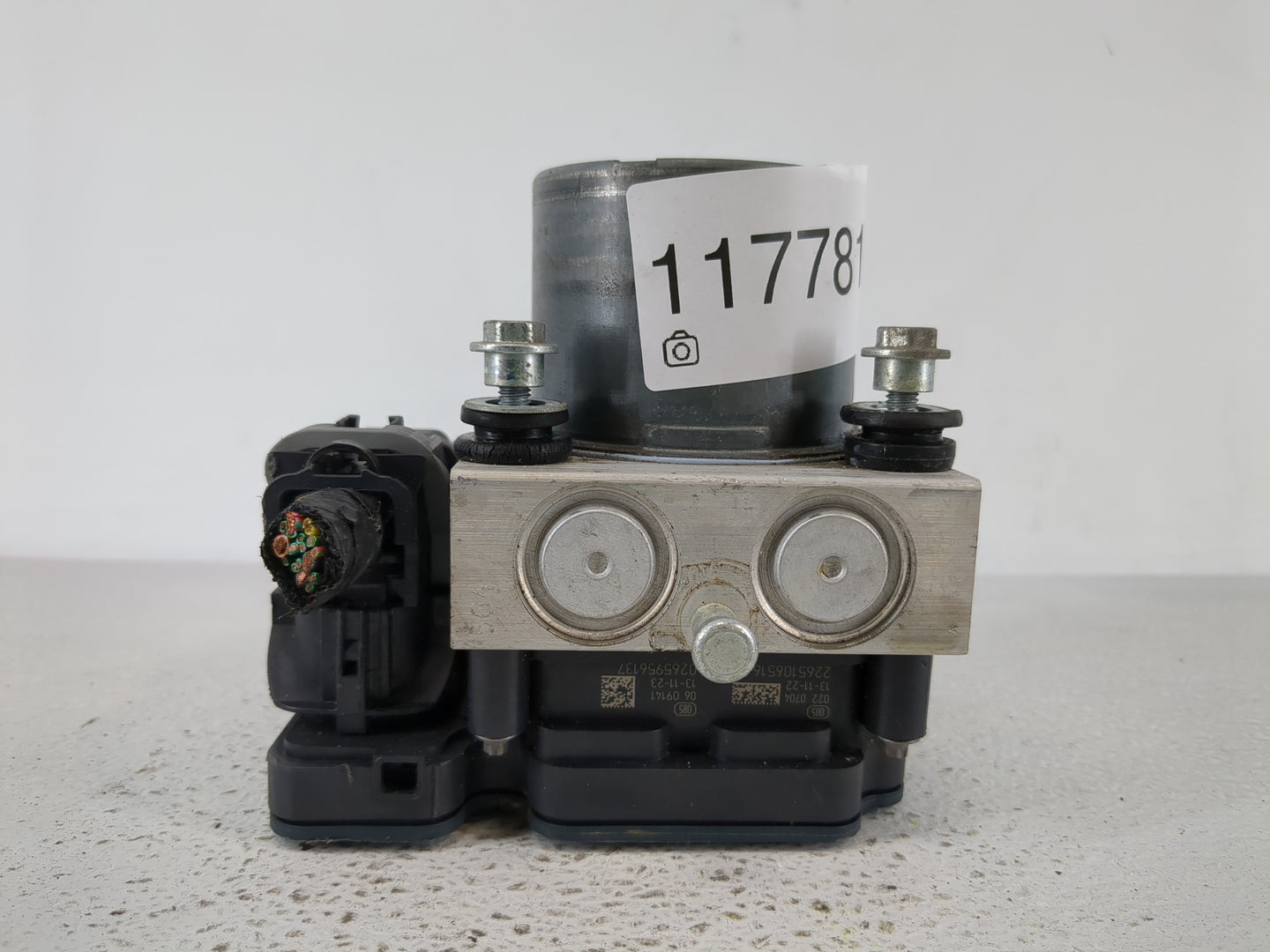 2014 Jeep Cherokee ABS Pump Control Module Replacement P/N:P04779899AI Fits OEM Used Auto Parts - Oemusedautoparts1.com