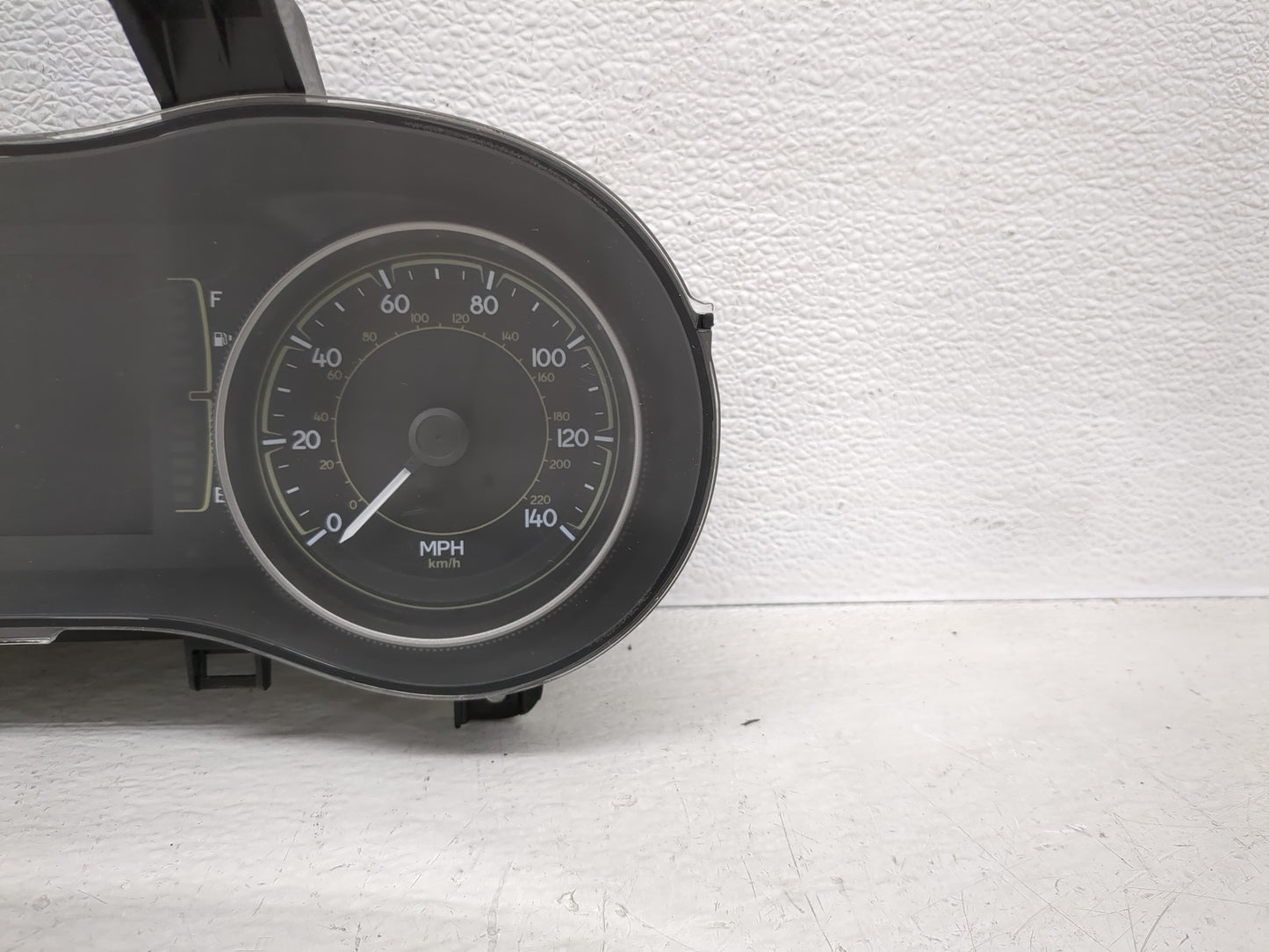 2014 Jeep Cherokee Instrument Cluster Speedometer Gauges P/N:P56054652AD P56054651AG Fits OEM Used Auto Parts - Oemusedautop