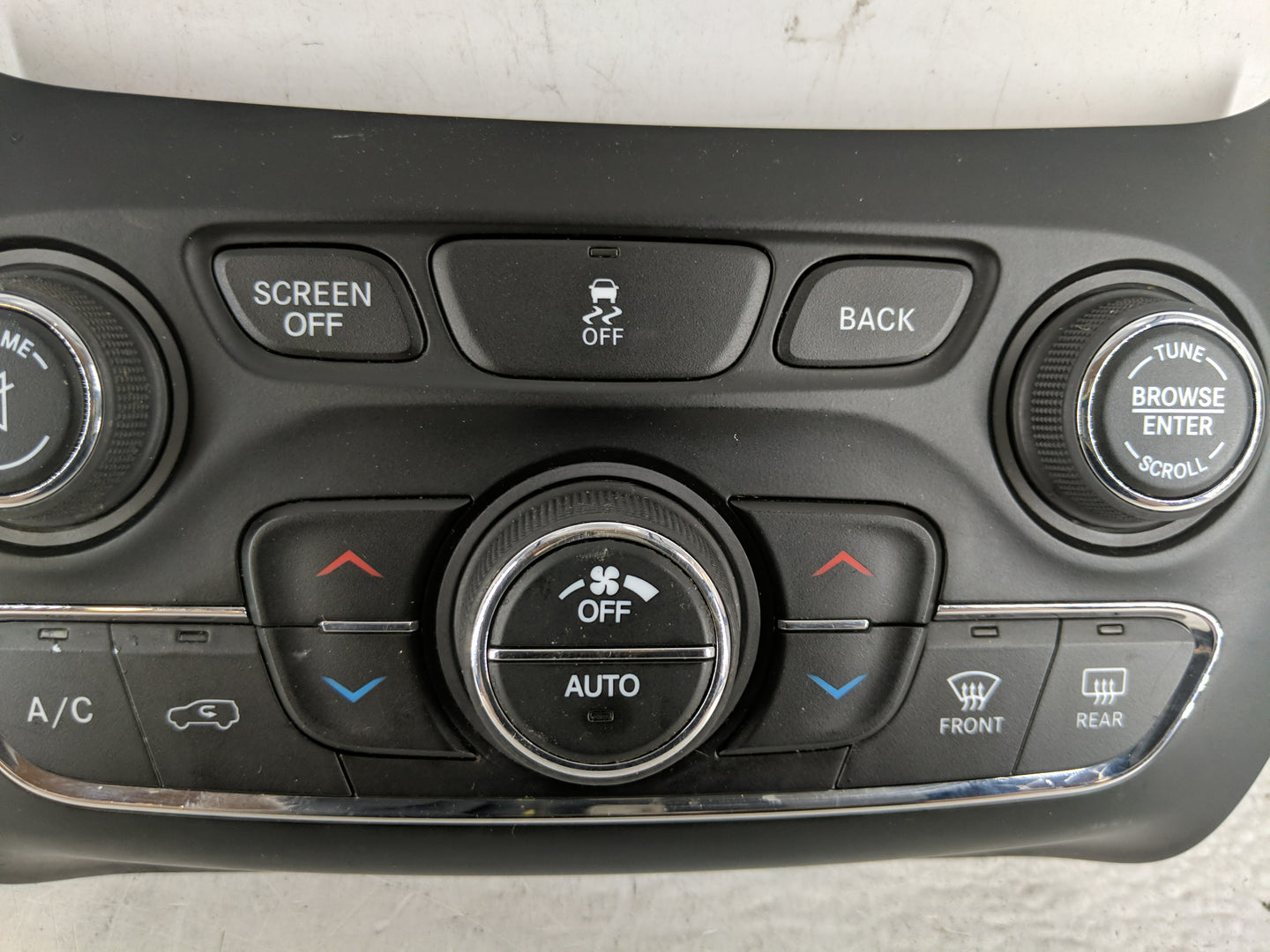 2014 Jeep Cherokee Climate Control Module Temperature AC/Heater Replacement P/N:05091436AG Fits OEM Used Auto Parts - Oemuse