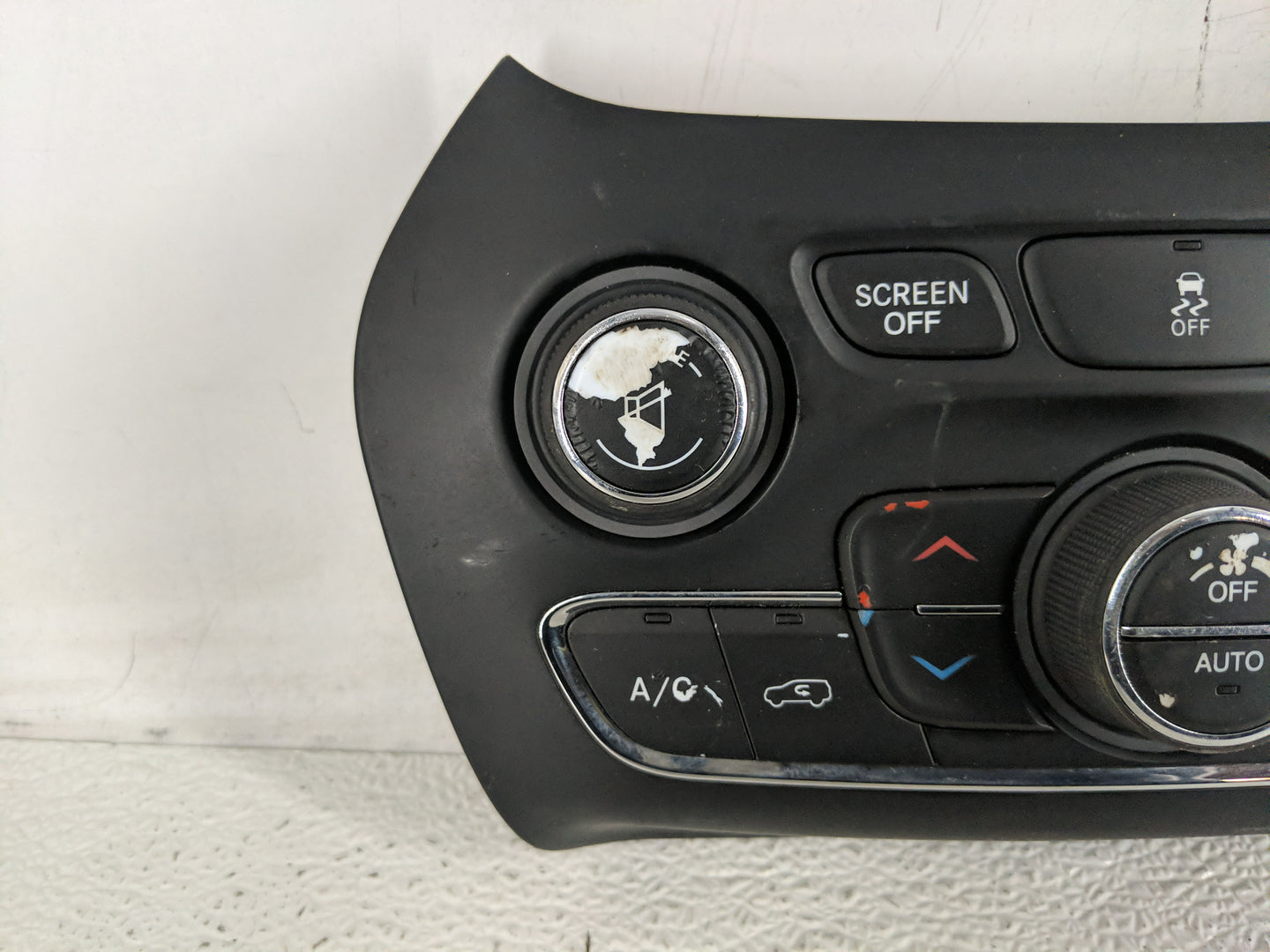 2014 Jeep Cherokee Climate Control Module Temperature AC/Heater Replacement P/N:05091436AG Fits OEM Used Auto Parts - Oemuse