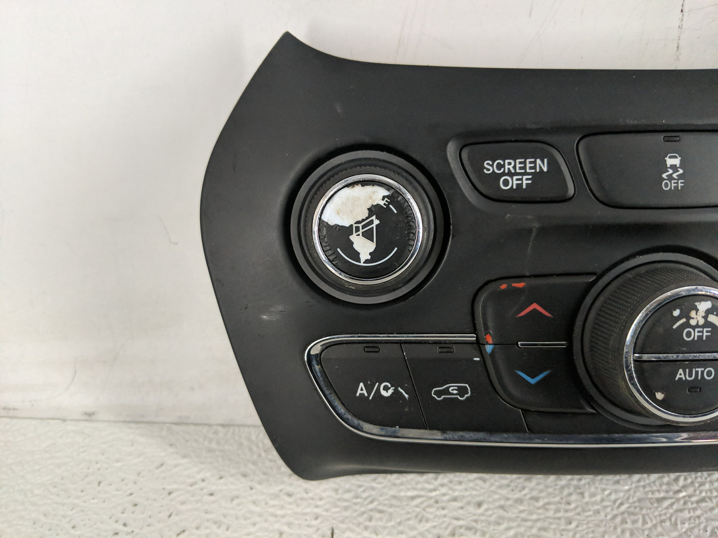 2014 Jeep Cherokee Climate Control Module Temperature AC/Heater Replacement P/N:05091436AG Fits OEM Used Auto Parts - Oemuse