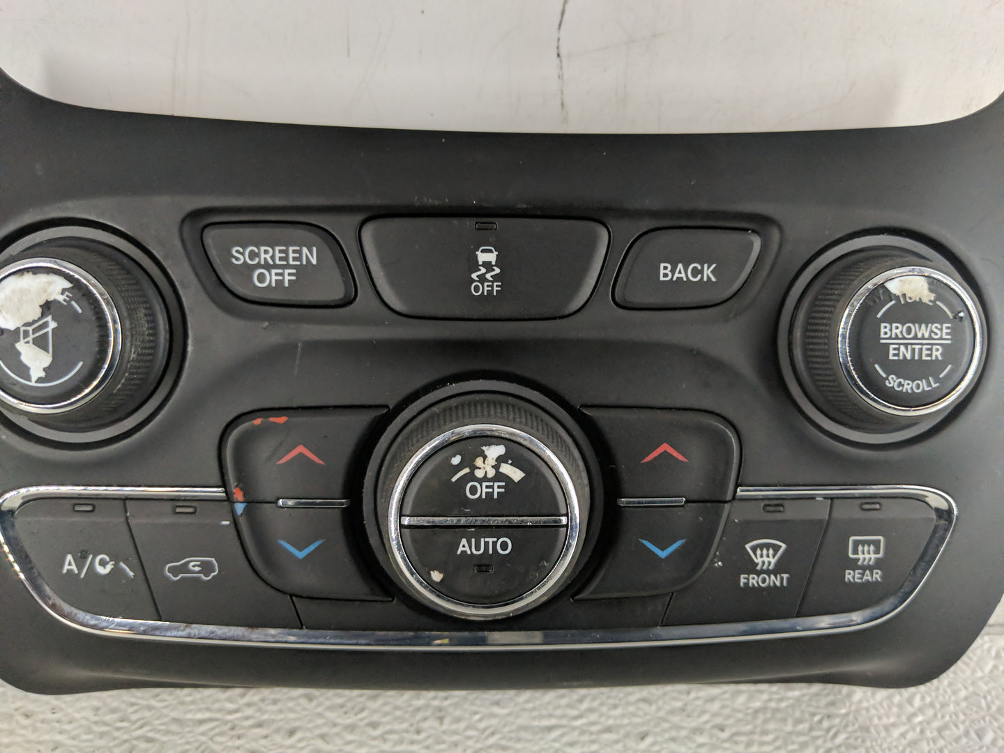 2014 Jeep Cherokee Climate Control Module Temperature AC/Heater Replacement P/N:05091436AG Fits OEM Used Auto Parts - Oemuse