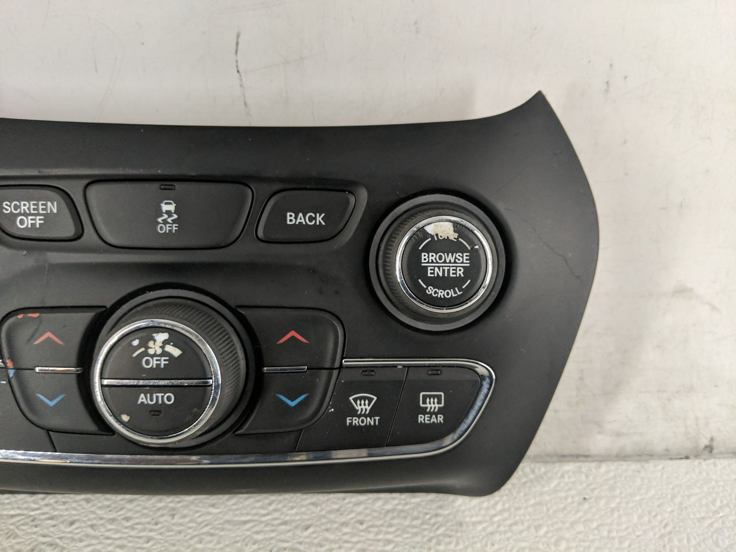 2014 Jeep Cherokee Climate Control Module Temperature AC/Heater Replacement P/N:05091436AG Fits OEM Used Auto Parts - Oemuse