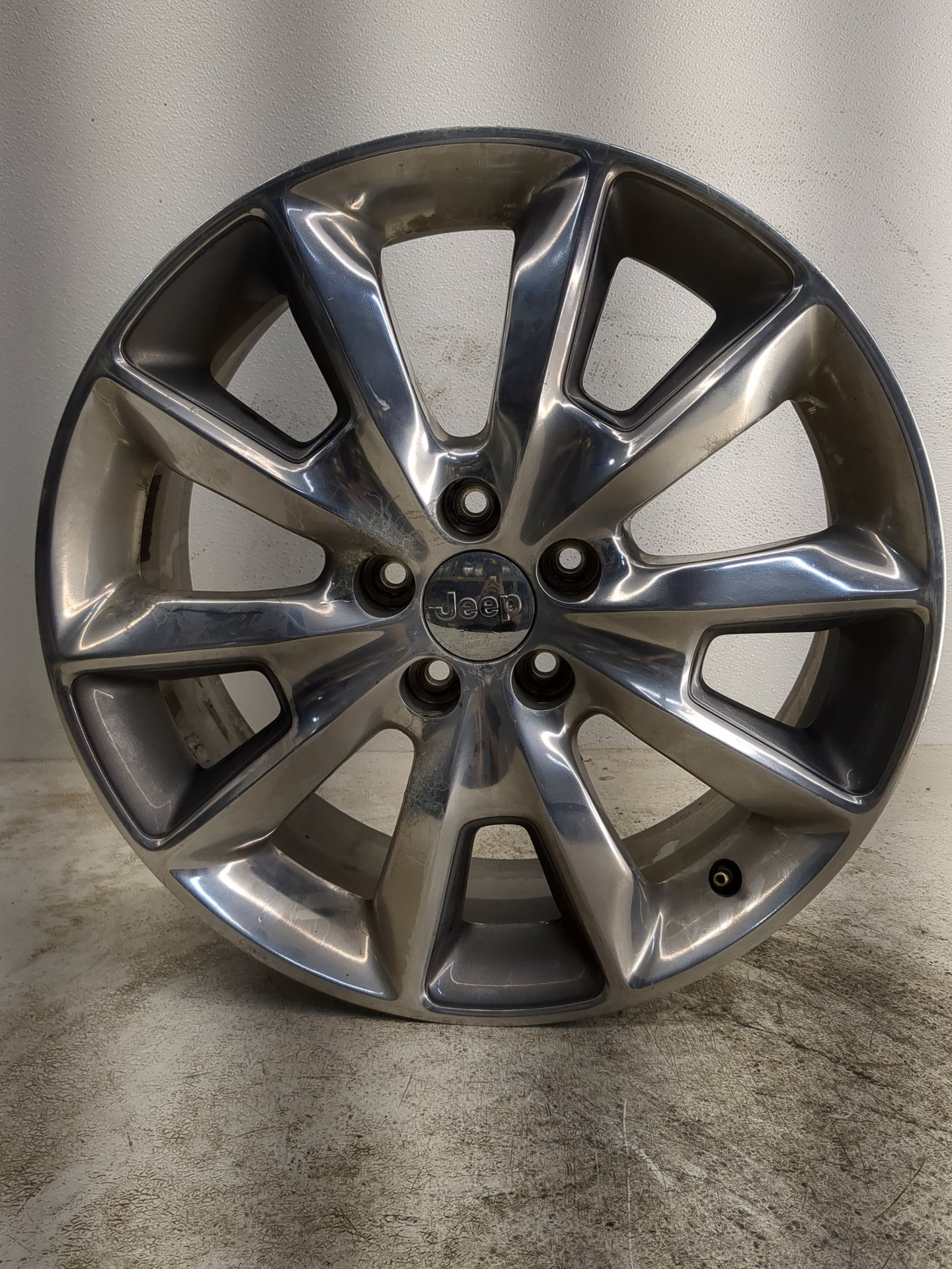 2014-2018 Jeep Cherokee Oem Wheel Rim - Oemusedautoparts1.com