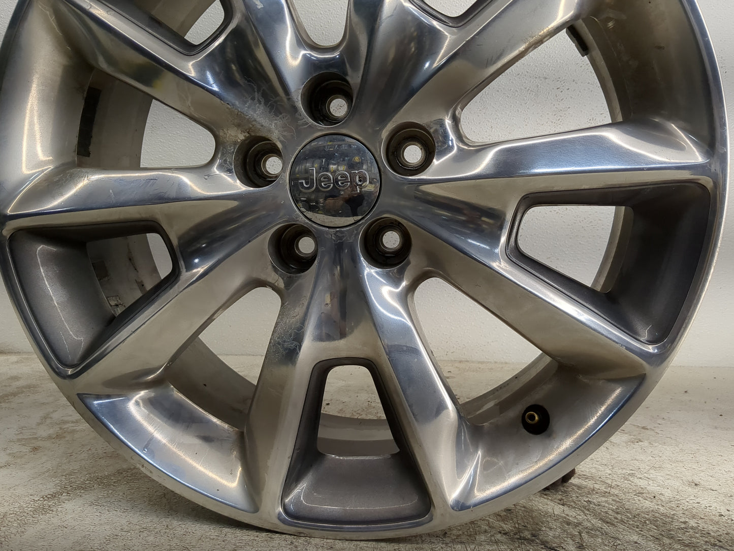 2014-2018 Jeep Cherokee Oem Wheel Rim - Oemusedautoparts1.com
