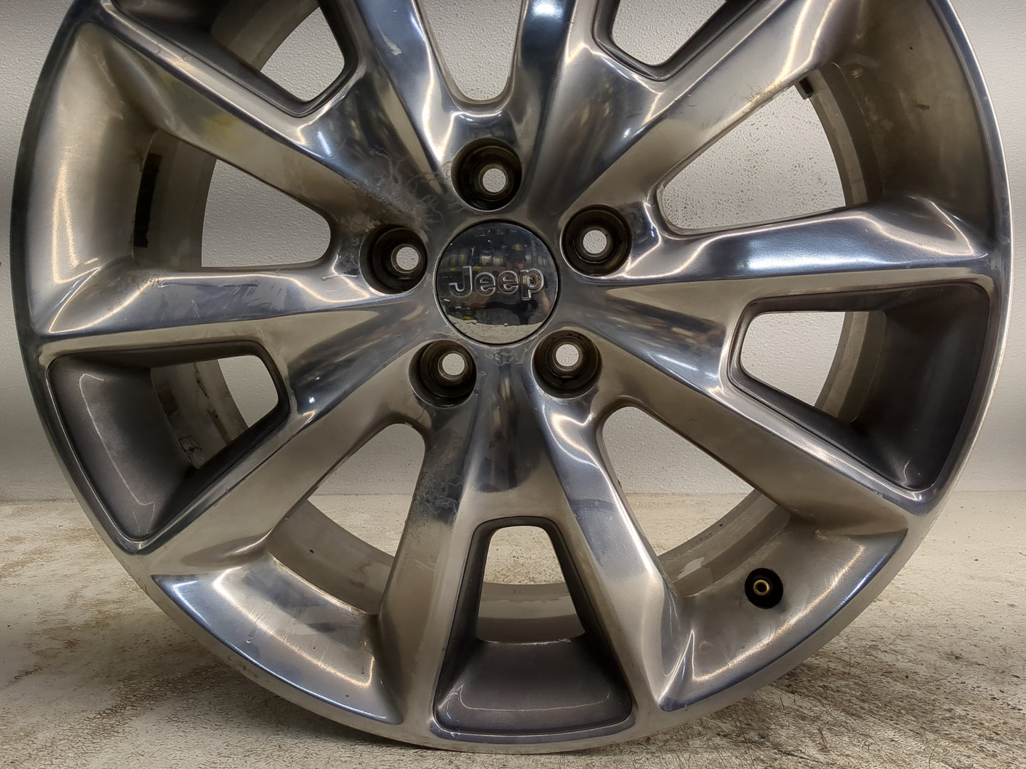 2014-2018 Jeep Cherokee Oem Wheel Rim - Oemusedautoparts1.com