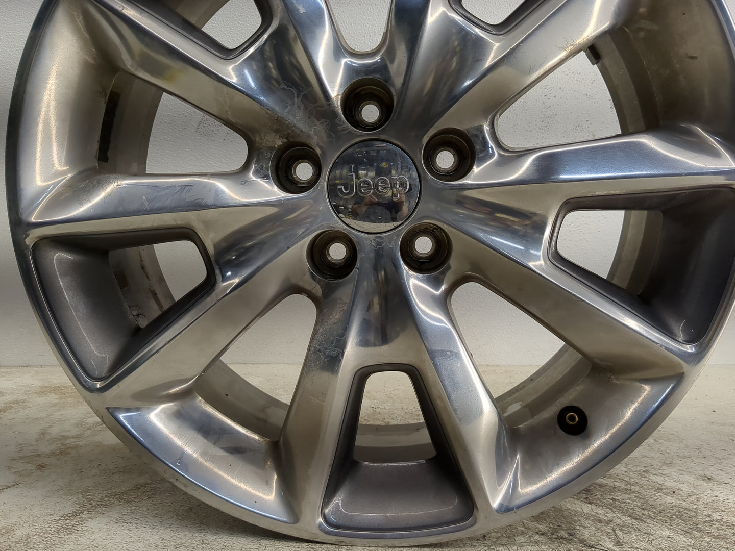 2014-2018 Jeep Cherokee Oem Wheel Rim - Oemusedautoparts1.com
