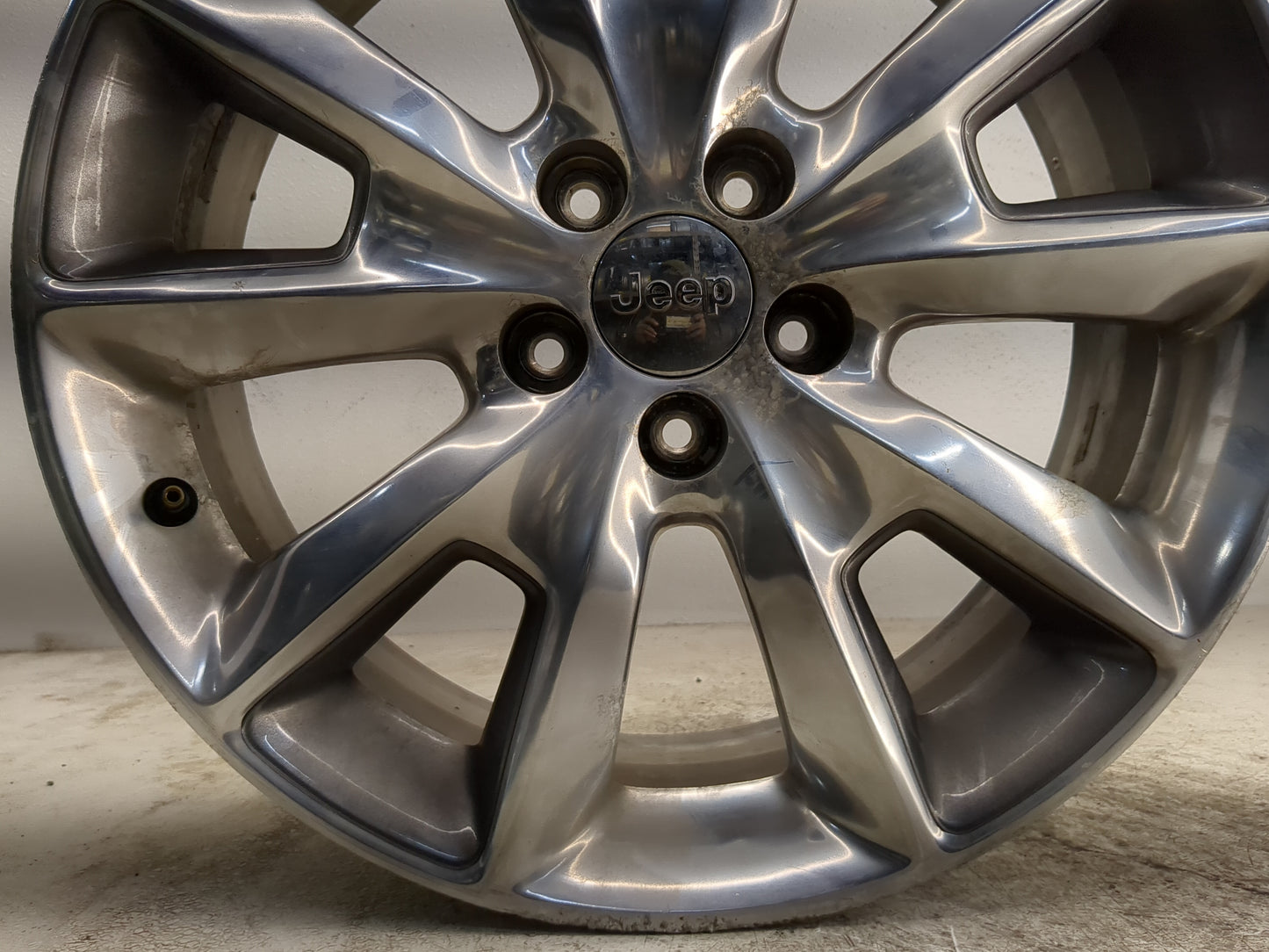 2014-2018 Jeep Cherokee Oem Wheel Rim - Oemusedautoparts1.com