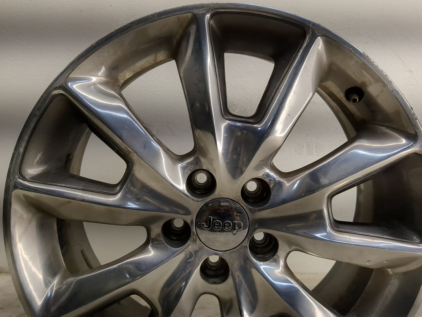 2014-2018 Jeep Cherokee Oem Wheel Rim - Oemusedautoparts1.com