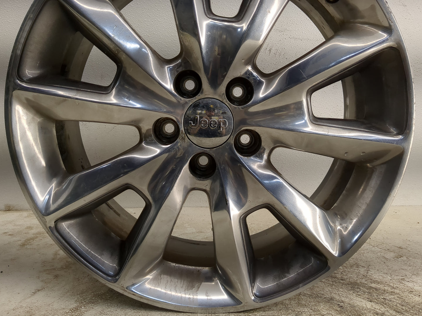 2014-2018 Jeep Cherokee Oem Wheel Rim - Oemusedautoparts1.com