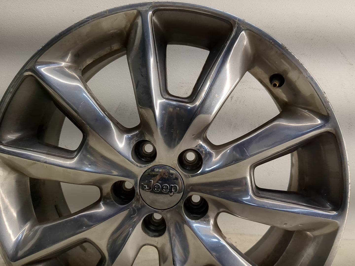 2014-2018 Jeep Cherokee Oem Wheel Rim - Oemusedautoparts1.com