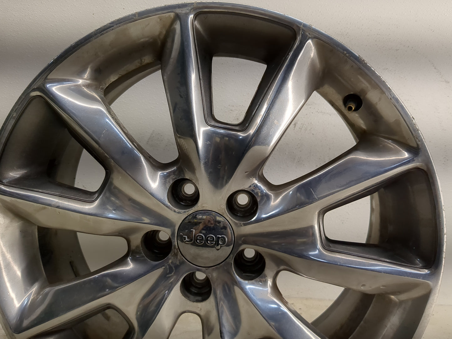 2014-2018 Jeep Cherokee Oem Wheel Rim - Oemusedautoparts1.com