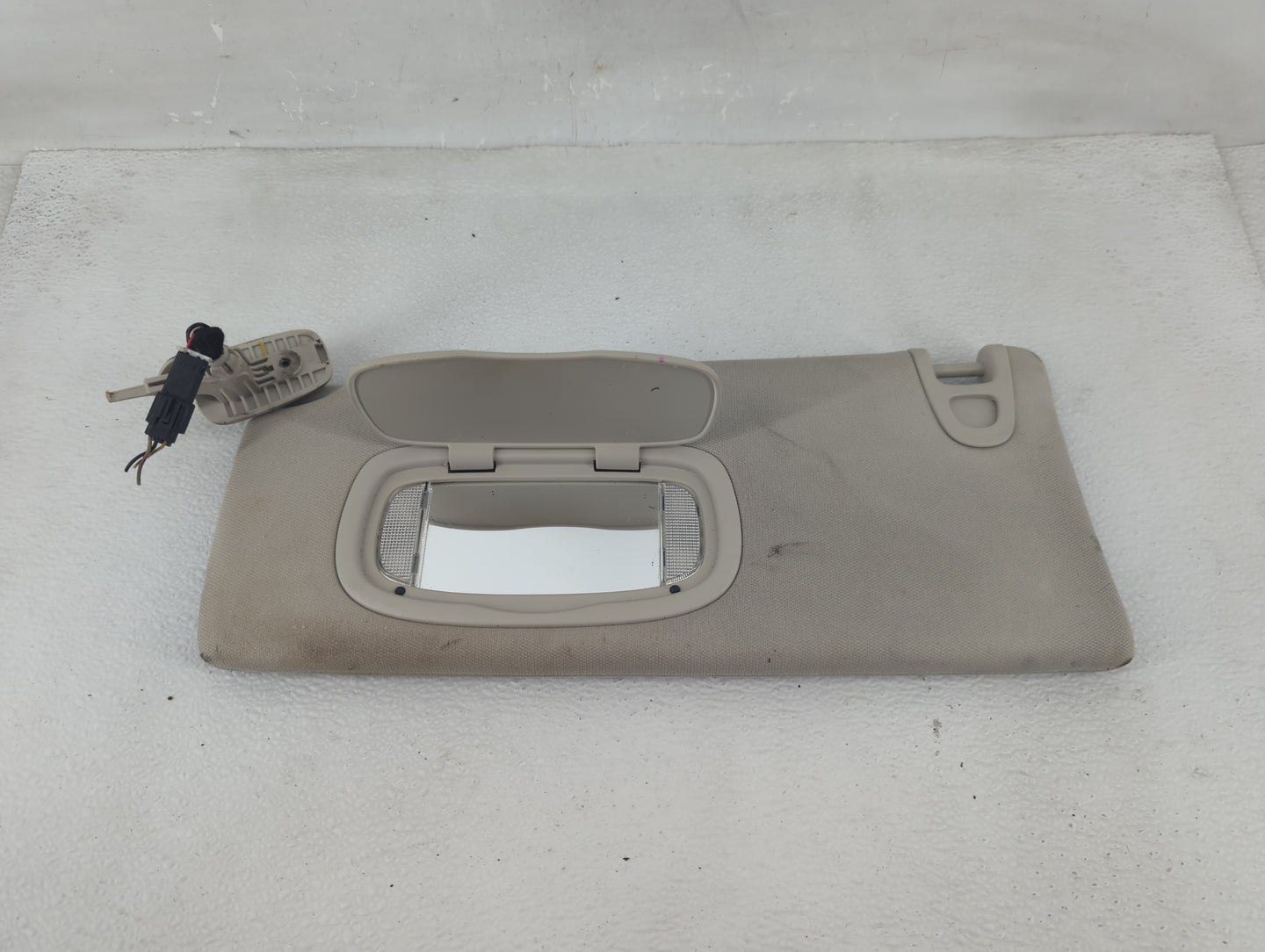 2014-2018 Jeep Cherokee Sun Visor Shade Replacement Driver Left Mirror Fits Fits 2014 2015 2016 2017 2018 OEM Used Auto Part