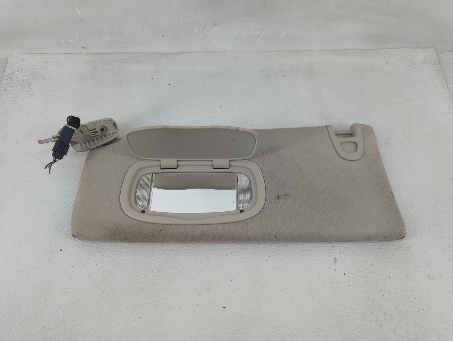 2014-2018 Jeep Cherokee Sun Visor Shade Replacement Driver Left Mirror Fits Fits 2014 2015 2016 2017 2018 OEM Used Auto Part