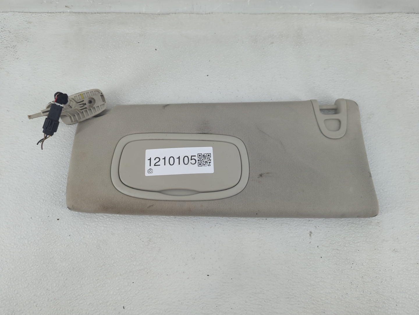 2014-2018 Jeep Cherokee Sun Visor Shade Replacement Driver Left Mirror Fits Fits 2014 2015 2016 2017 2018 OEM Used Auto Part