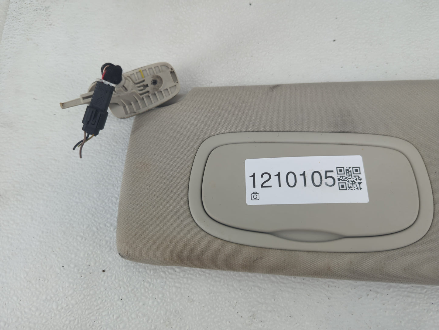 2014-2018 Jeep Cherokee Sun Visor Shade Replacement Driver Left Mirror Fits Fits 2014 2015 2016 2017 2018 OEM Used Auto Part
