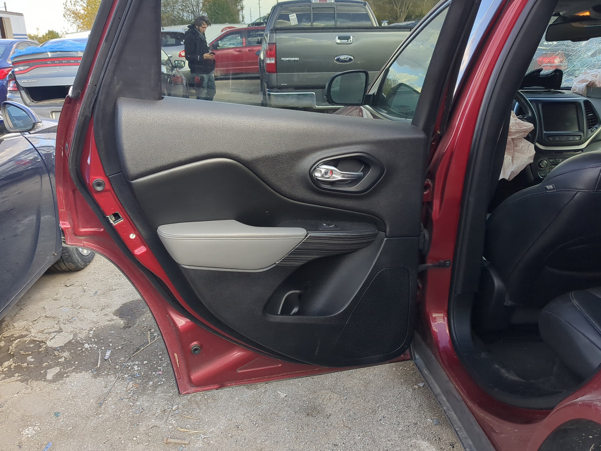 2014-2022 Jeep Cherokee Driver Rear Door Oem 1210726 - Oemusedautoparts1.com