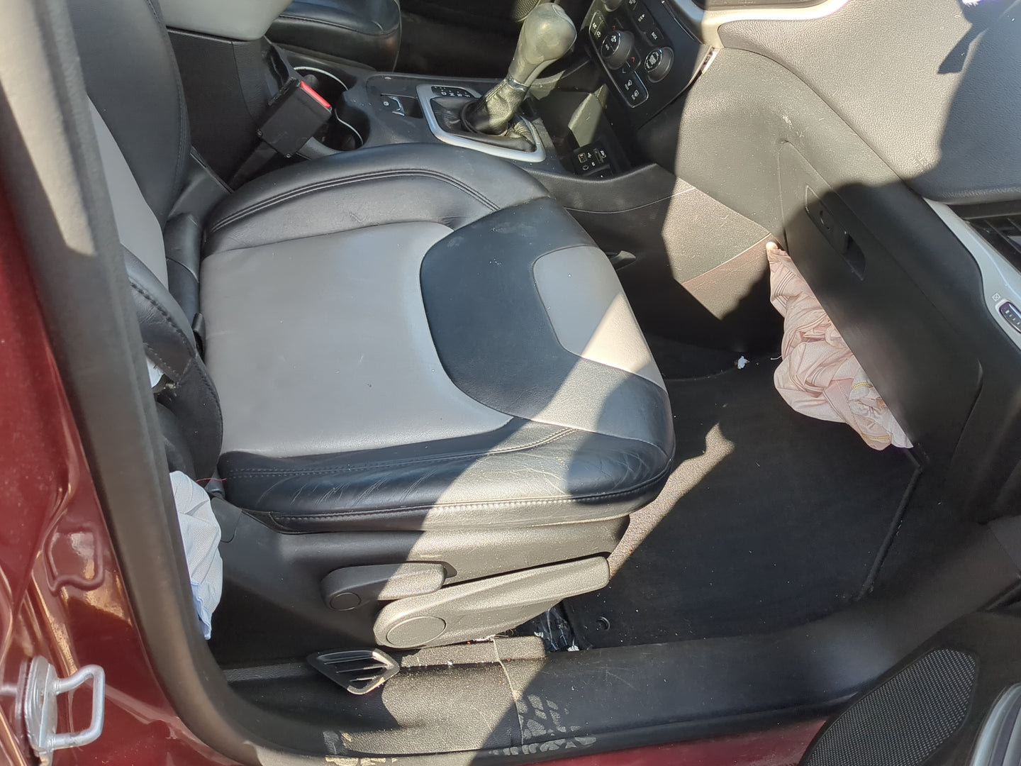 2014-2014 Jeep Cherokee Passenger Front Seat Oem 1210843 - Oemusedautoparts1.com