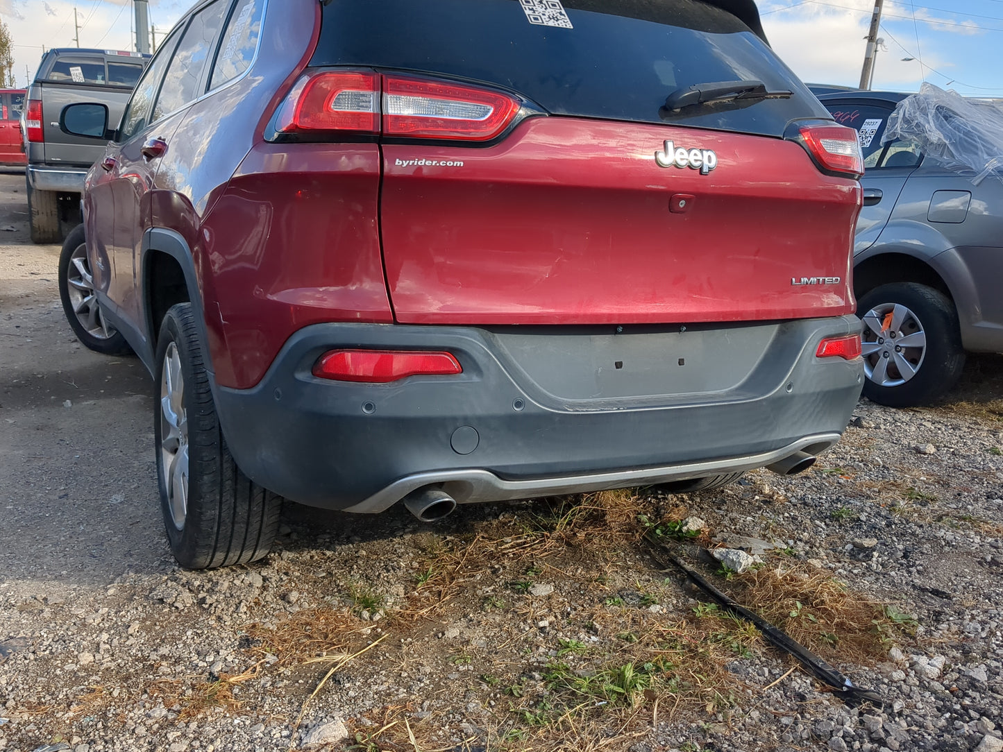 2014-2018 Jeep Cherokee Rear Bumper Assembly Oem 1210866 - Oemusedautoparts1.com