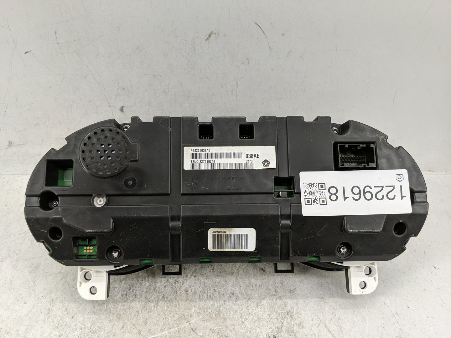 2014 Jeep Cherokee Instrument Cluster Speedometer Gauges Fits OEM Used Auto Parts - Oemusedautoparts1.com
