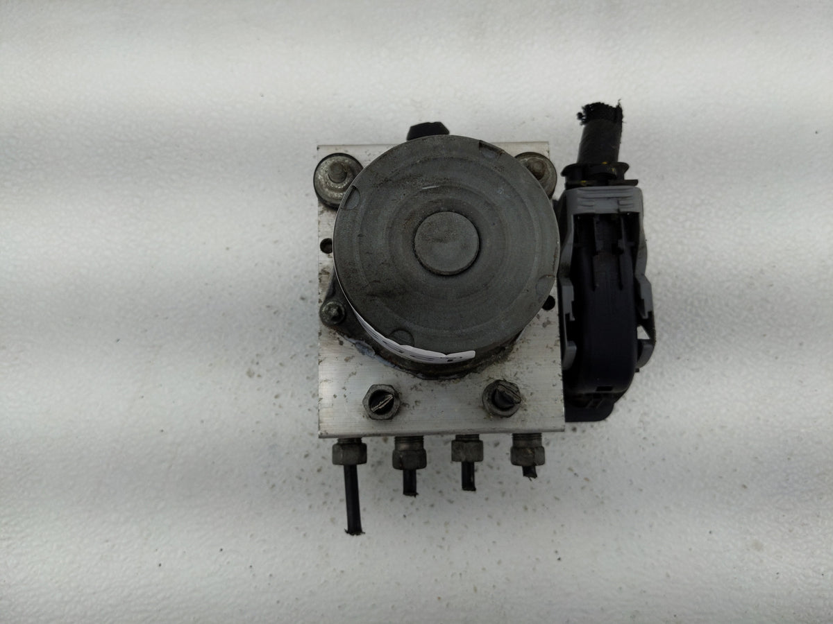 2014 Jeep Cherokee Anti-Lock Brake ABS Pump Module Actuator OEM P/N:04779899AG Fits OEM Used Auto Parts - Oemusedautoparts1.