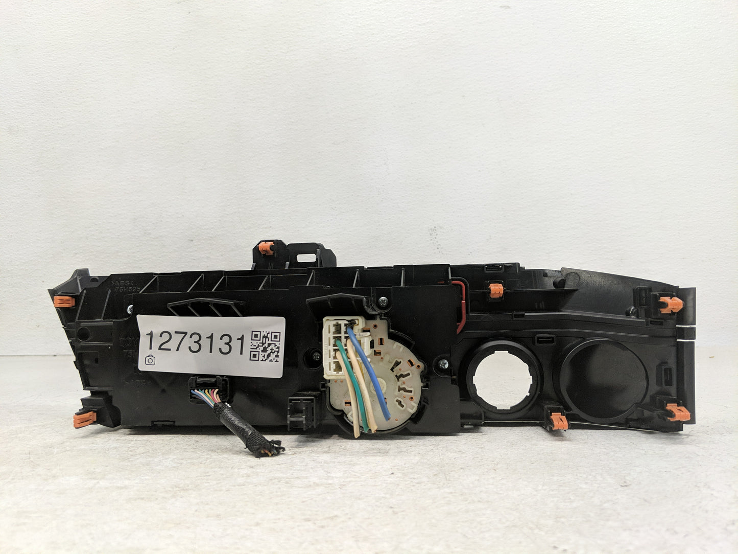2014 Jeep Cherokee Climate Control Module Temperature AC/Heater Replacement P/N:75H595 Fits OEM Used Auto Parts - Oemusedaut