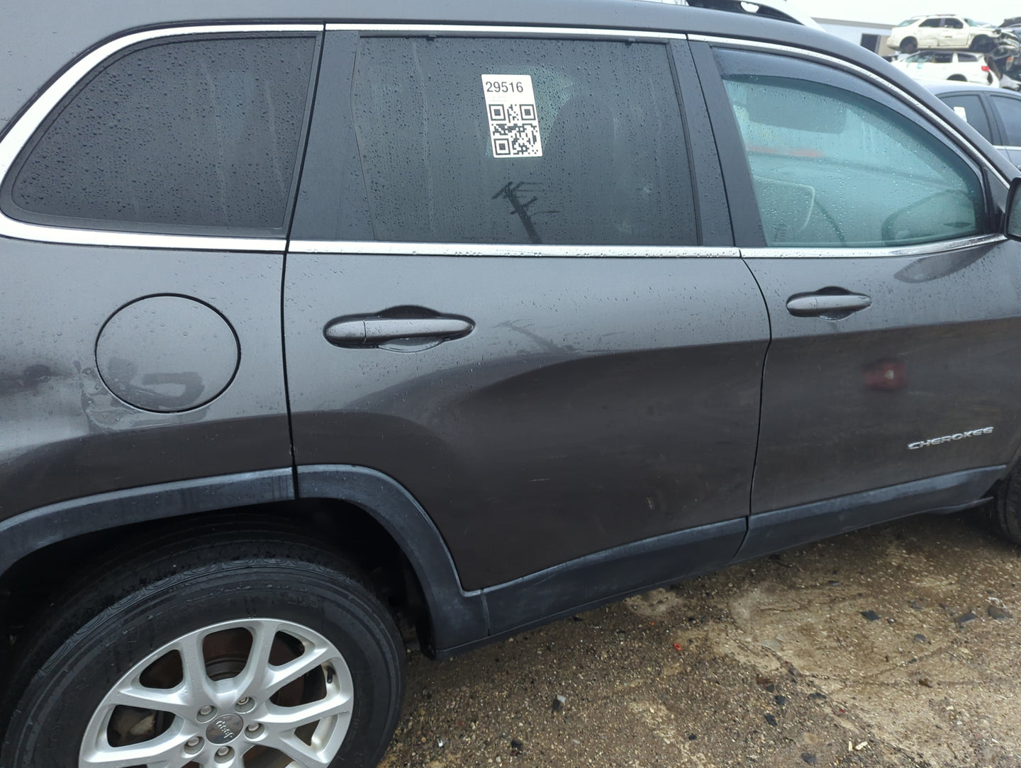 2014-2022 Jeep Cherokee Passenger Rear Door Oem - Oemusedautoparts1.com