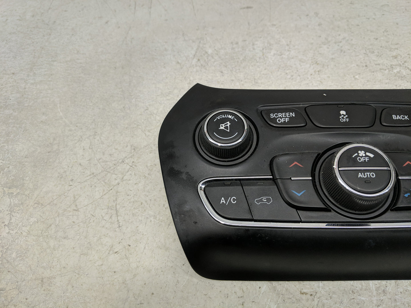 2014 Jeep Cherokee Climate Control Module Temperature AC/Heater Replacement P/N:05091436AG Fits OEM Used Auto Parts - Oemuse