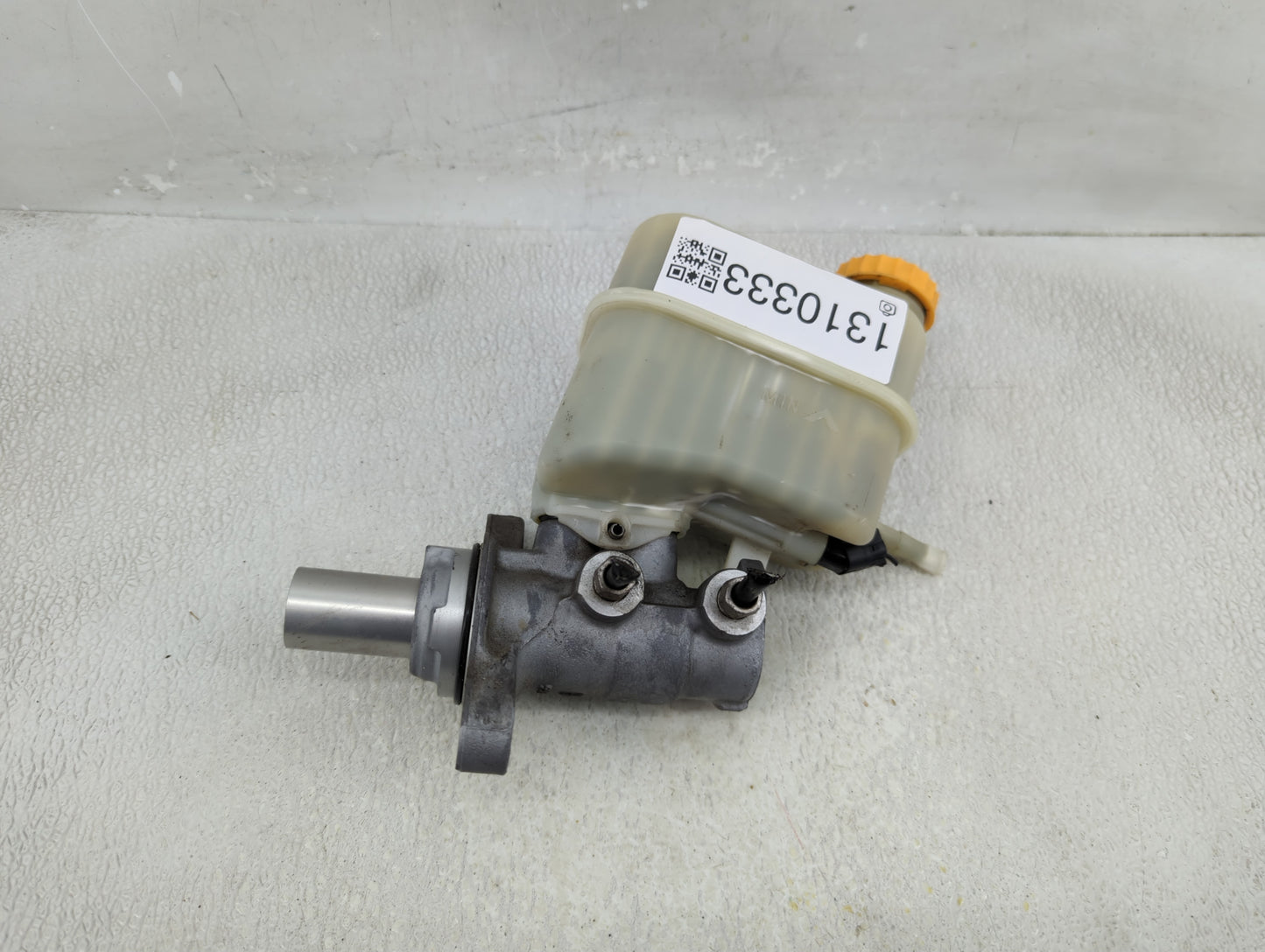 2014-2018 Jeep Cherokee Brake Master Cylinder - Oemusedautoparts1.com