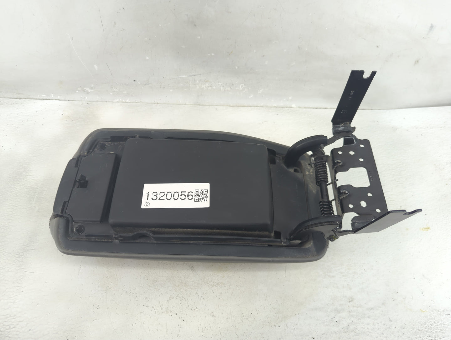 2014 Jeep Cherokee Center Console Armrest Cover Lid Fits OEM Used Auto Parts - Oemusedautoparts1.com