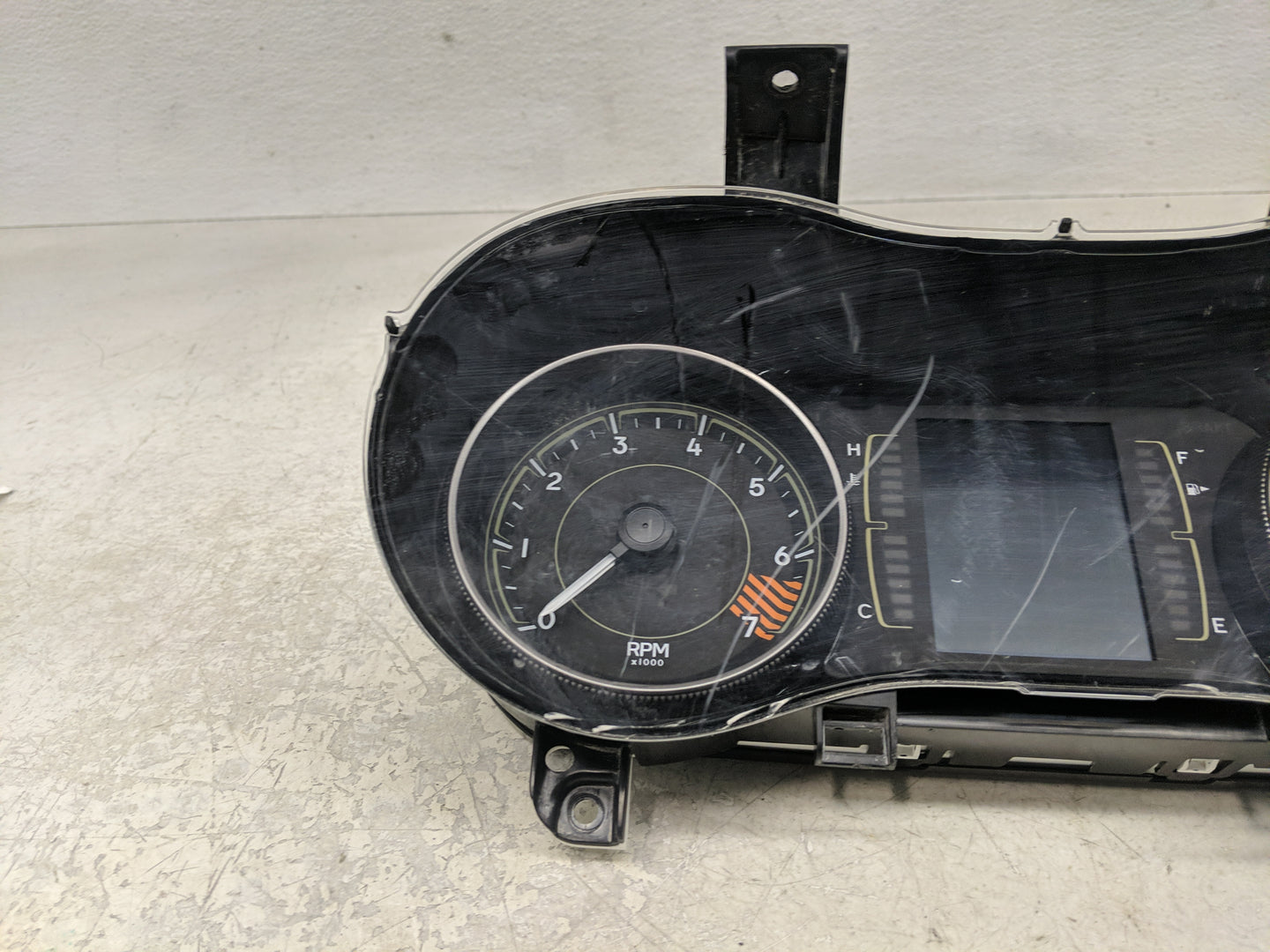 2014 Jeep Cherokee Instrument Cluster Speedometer Gauges Fits OEM Used Auto Parts - Oemusedautoparts1.com